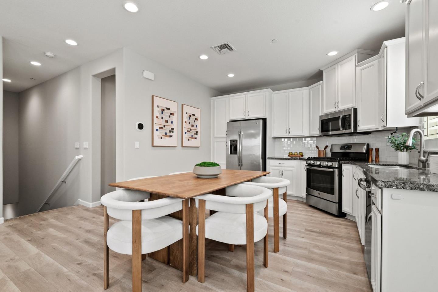 Detail Gallery Image 13 of 60 For 2726 Terni Ct #6,  San Jose,  CA 95111 - 2 Beds | 2/1 Baths