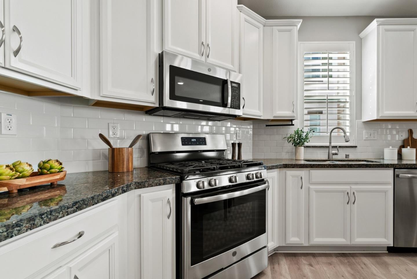 Detail Gallery Image 16 of 60 For 2726 Terni Ct #6,  San Jose,  CA 95111 - 2 Beds | 2/1 Baths