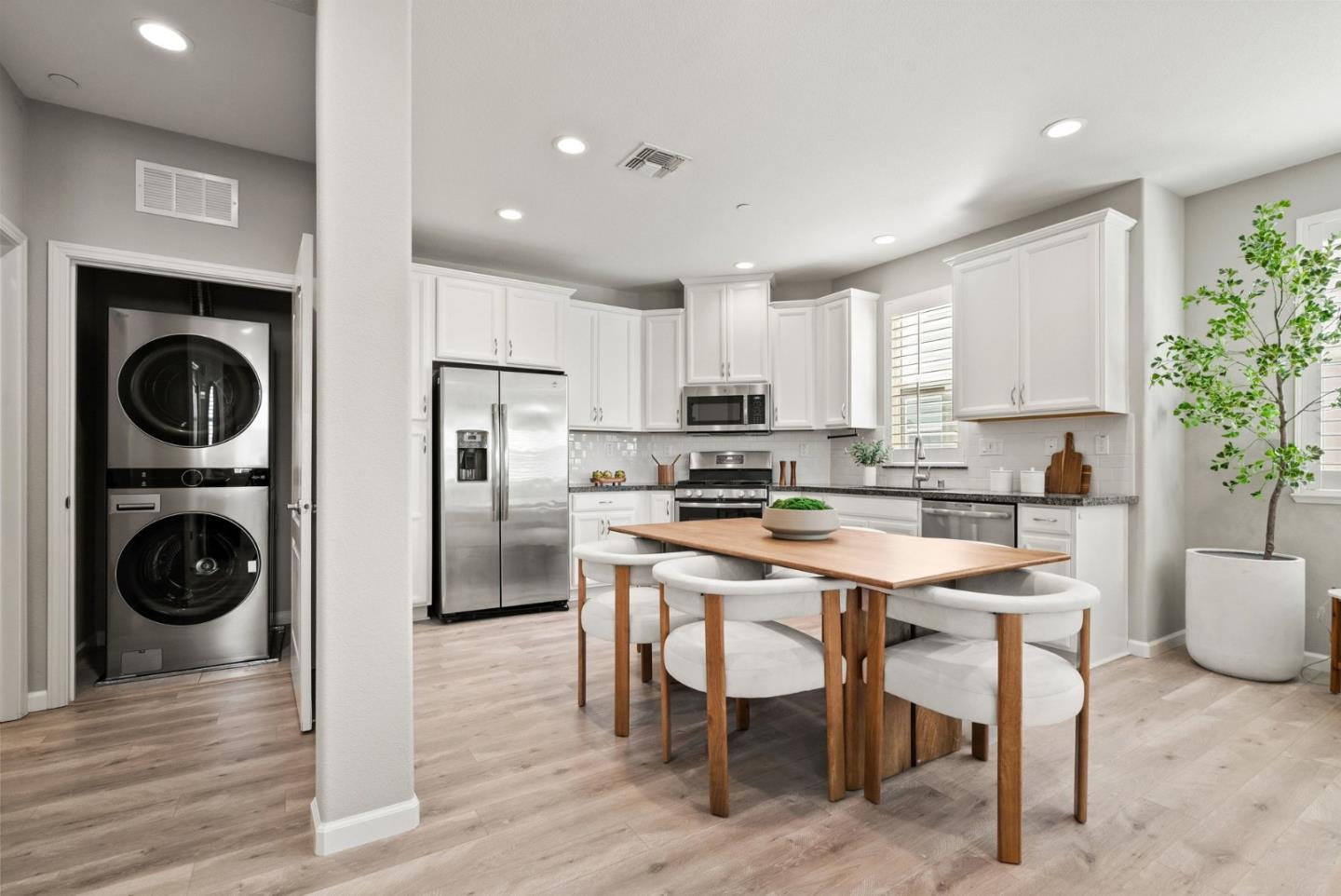 Detail Gallery Image 17 of 60 For 2726 Terni Ct #6,  San Jose,  CA 95111 - 2 Beds | 2/1 Baths