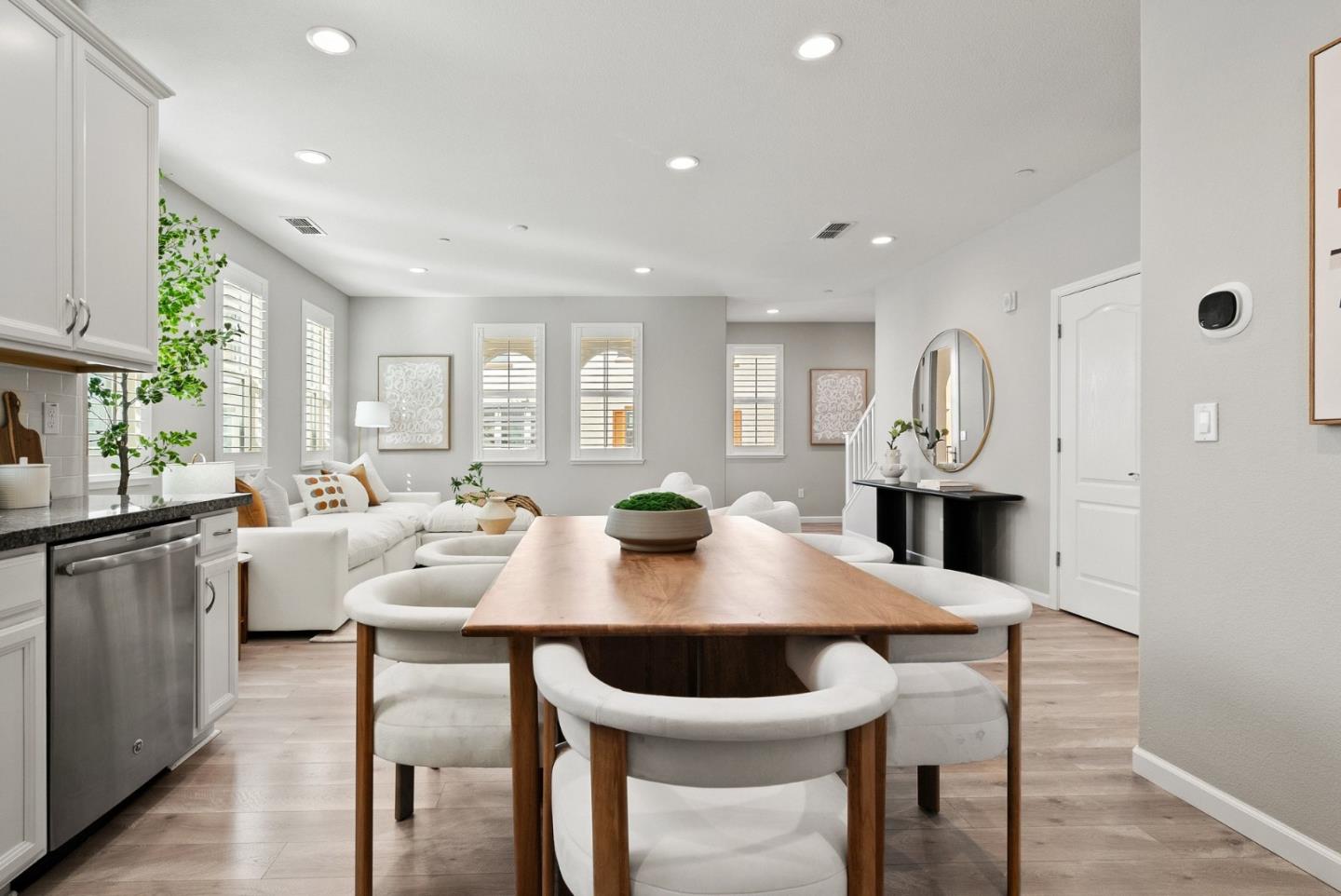 Detail Gallery Image 9 of 60 For 2726 Terni Ct #6,  San Jose,  CA 95111 - 2 Beds | 2/1 Baths