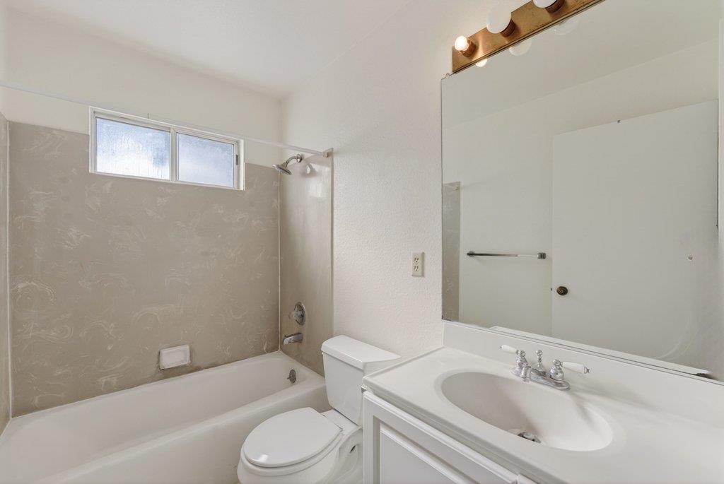 Detail Gallery Image 18 of 28 For 2747 Orchard St, Soquel,  CA 95073 - 3 Beds | 2/1 Baths