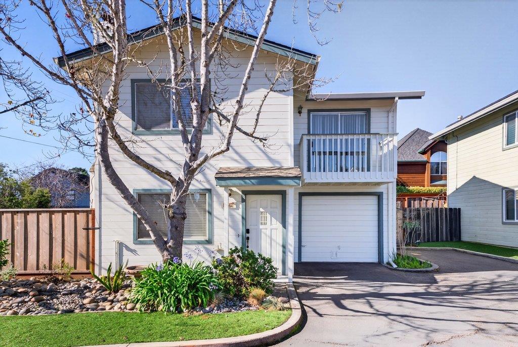 Detail Gallery Image 2 of 28 For 2747 Orchard St, Soquel,  CA 95073 - 3 Beds | 2/1 Baths