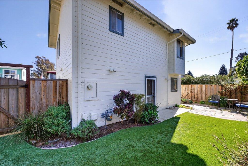 Detail Gallery Image 25 of 28 For 2747 Orchard St, Soquel,  CA 95073 - 3 Beds | 2/1 Baths