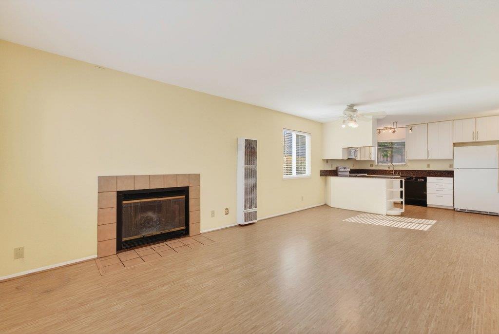 Detail Gallery Image 3 of 28 For 2747 Orchard St, Soquel,  CA 95073 - 3 Beds | 2/1 Baths