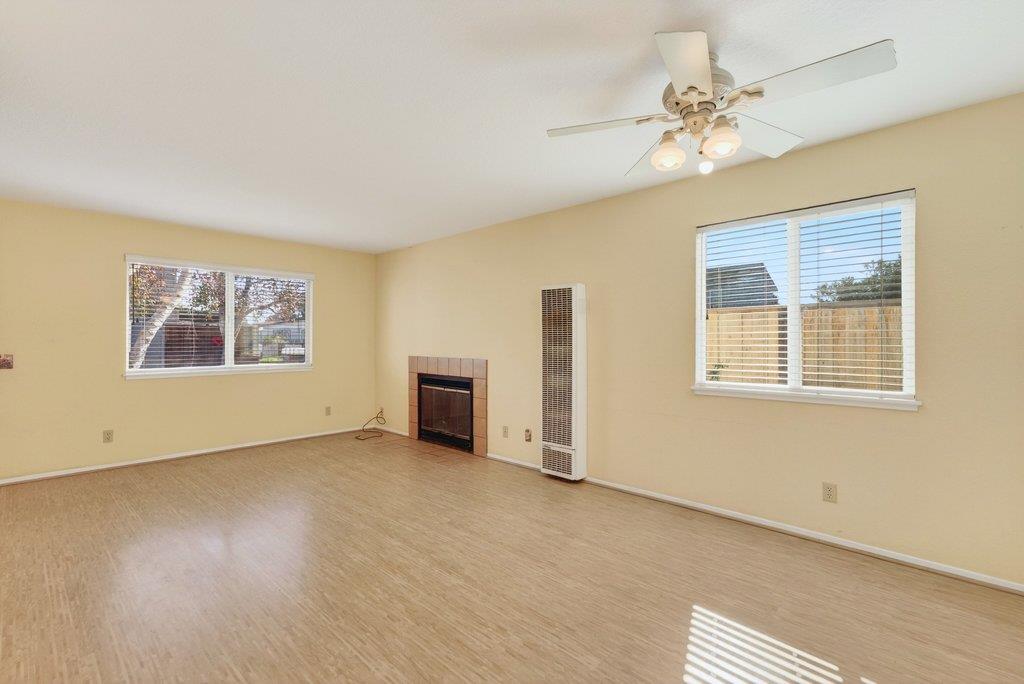 Detail Gallery Image 4 of 28 For 2747 Orchard St, Soquel,  CA 95073 - 3 Beds | 2/1 Baths