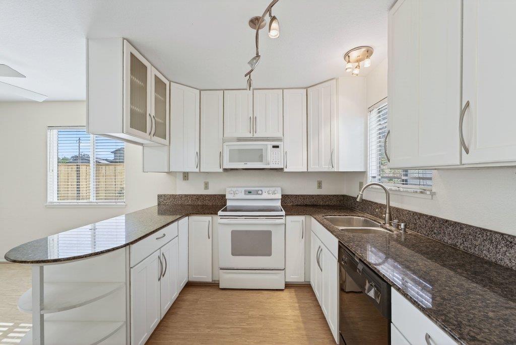 Detail Gallery Image 5 of 28 For 2747 Orchard St, Soquel,  CA 95073 - 3 Beds | 2/1 Baths