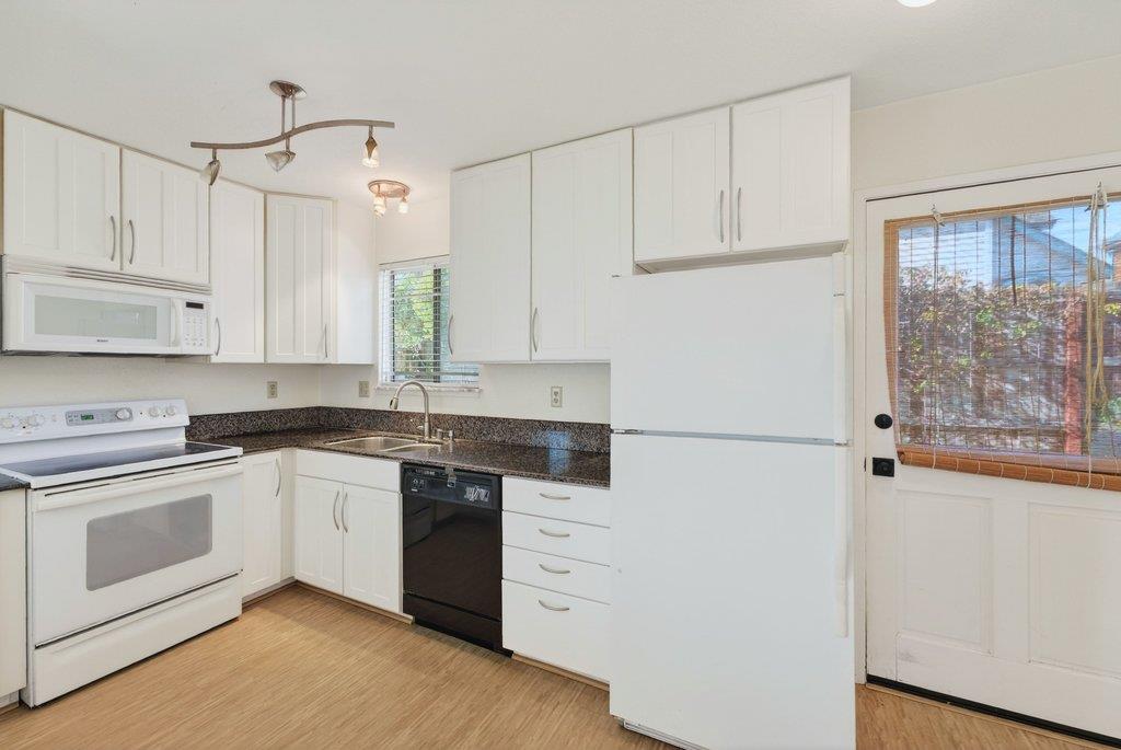 Detail Gallery Image 6 of 28 For 2747 Orchard St, Soquel,  CA 95073 - 3 Beds | 2/1 Baths