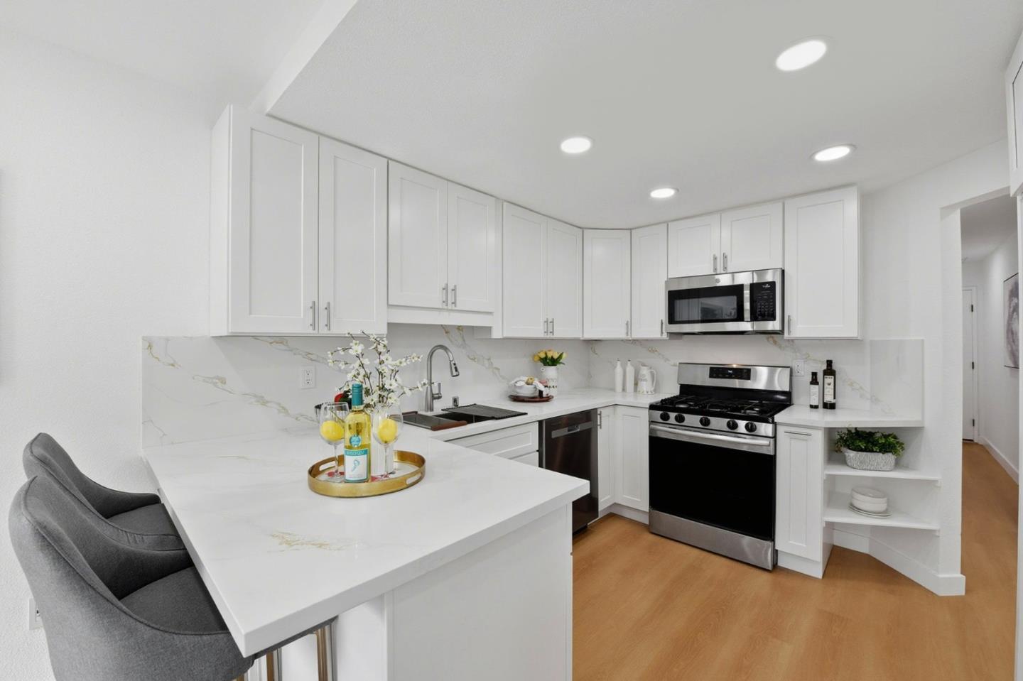 Detail Gallery Image 10 of 37 For 513 Glenmoor Cir, Milpitas,  CA 95035 - 4 Beds | 3 Baths