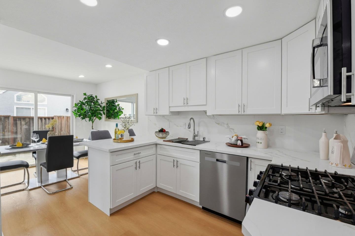 Detail Gallery Image 12 of 37 For 513 Glenmoor Cir, Milpitas,  CA 95035 - 4 Beds | 3 Baths