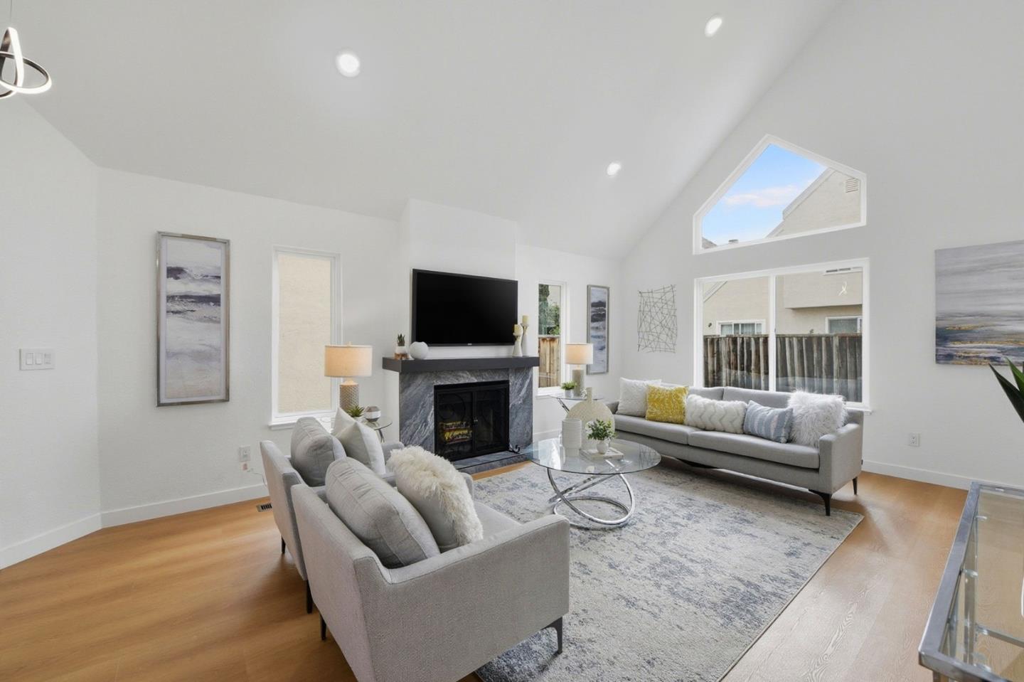 Detail Gallery Image 5 of 37 For 513 Glenmoor Cir, Milpitas,  CA 95035 - 4 Beds | 3 Baths