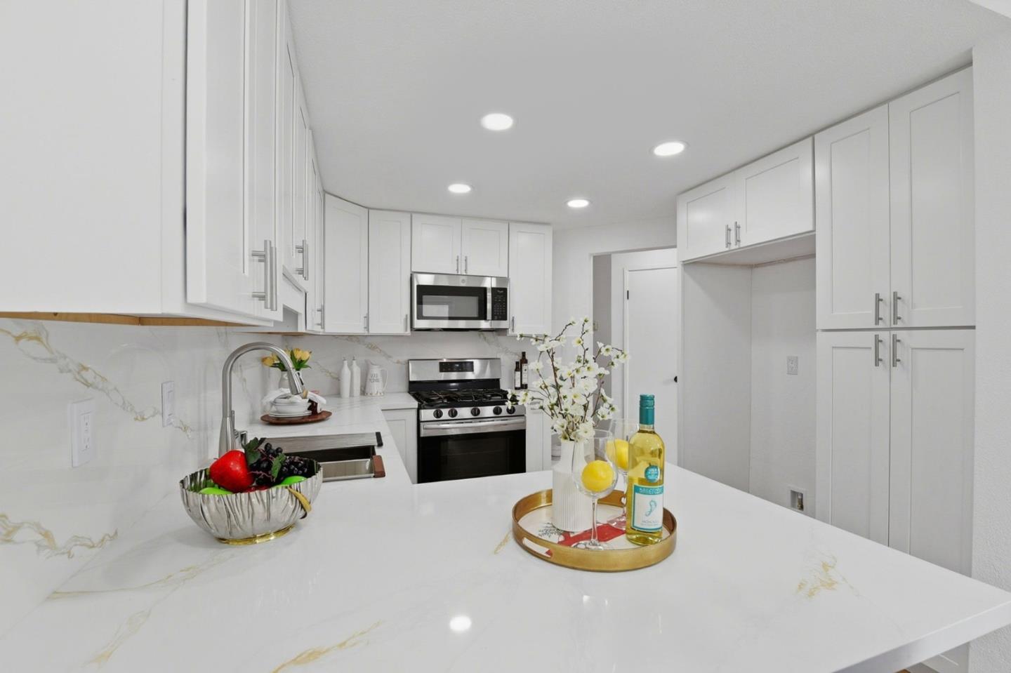 Detail Gallery Image 8 of 37 For 513 Glenmoor Cir, Milpitas,  CA 95035 - 4 Beds | 3 Baths