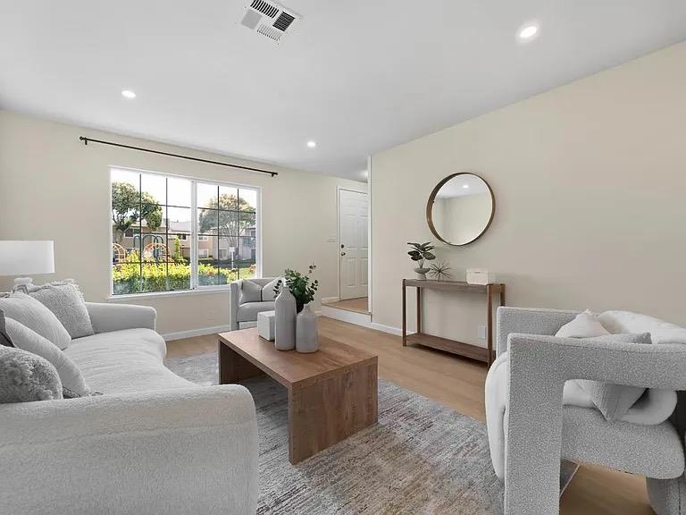 Detail Gallery Image 3 of 25 For 4243 Comet Cir, Union City,  CA 94587 - 3 Beds | 1/1 Baths