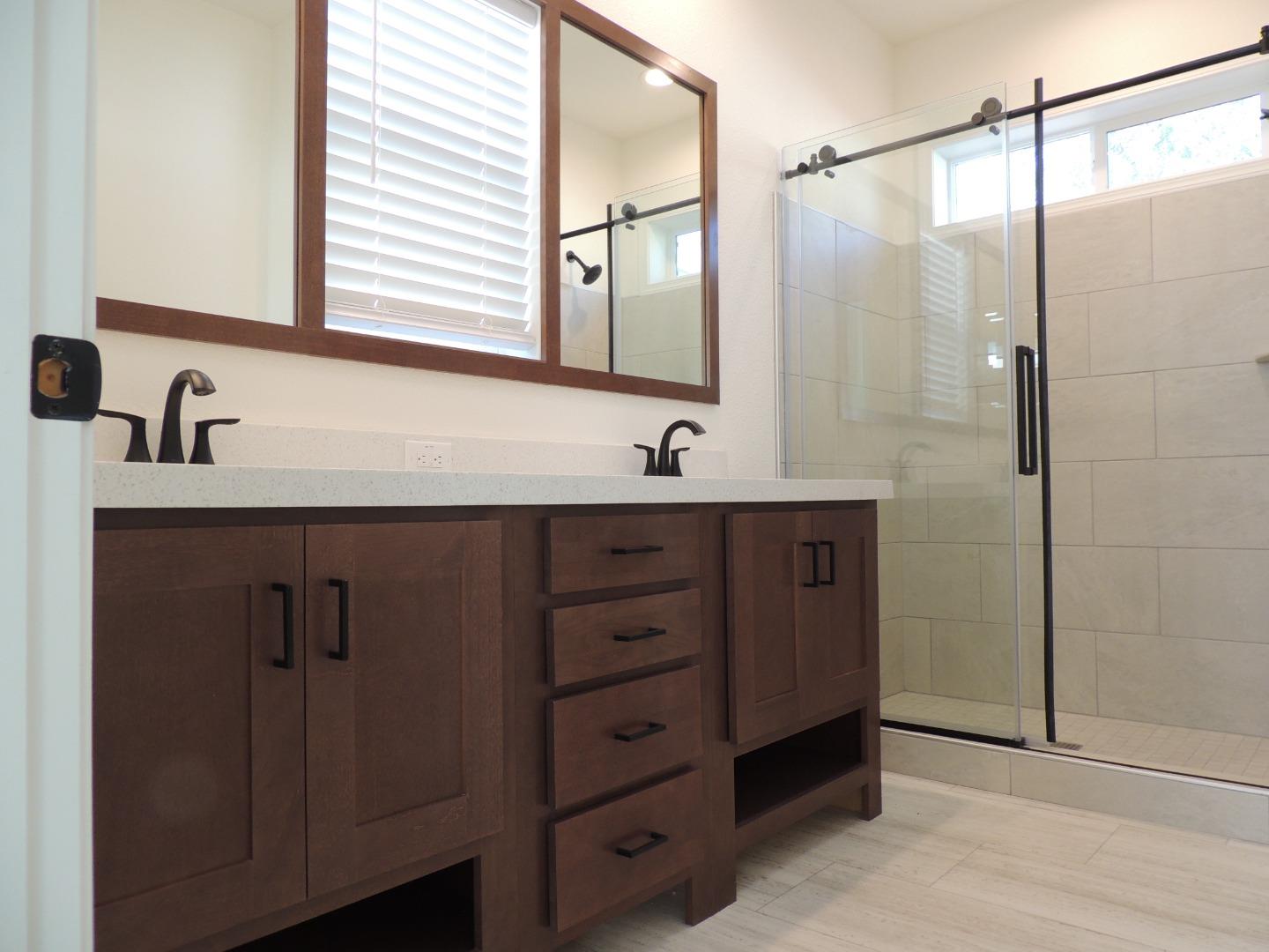 Detail Gallery Image 9 of 17 For 100 Rodeo Gulch Rd #108,  Soquel,  CA 95073 - 3 Beds | 2 Baths