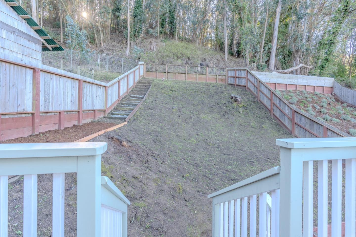 Detail Gallery Image 10 of 31 For 1104 Barcelona Dr, Pacifica,  CA 94044 - 4 Beds | 3 Baths