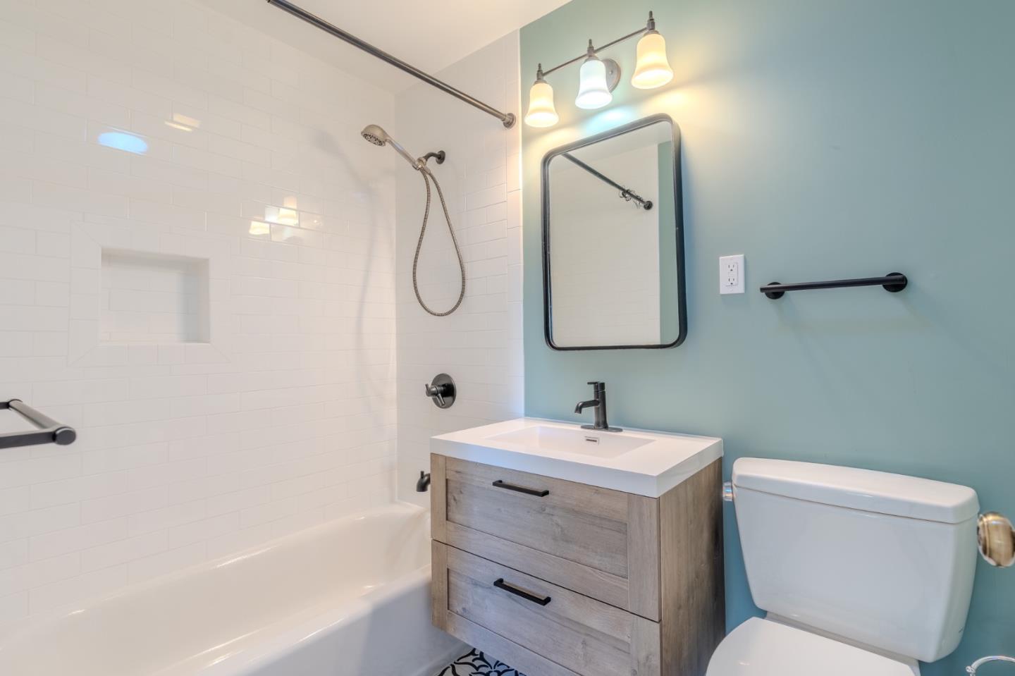 Detail Gallery Image 23 of 31 For 1104 Barcelona Dr, Pacifica,  CA 94044 - 4 Beds | 3 Baths