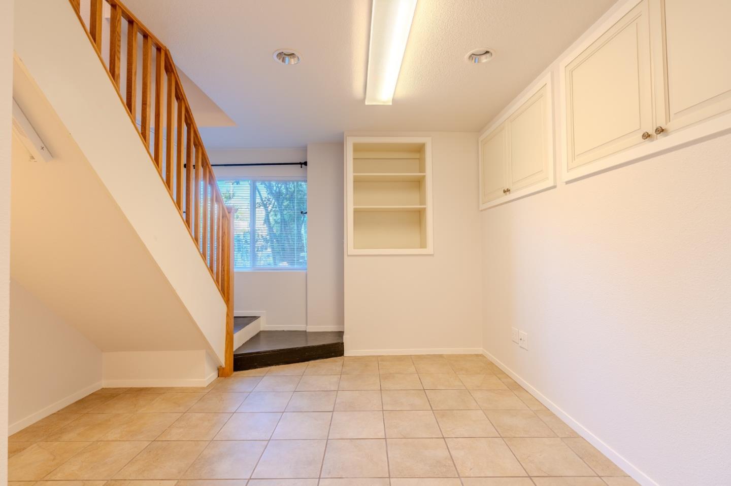 Detail Gallery Image 25 of 31 For 1104 Barcelona Dr, Pacifica,  CA 94044 - 4 Beds | 3 Baths