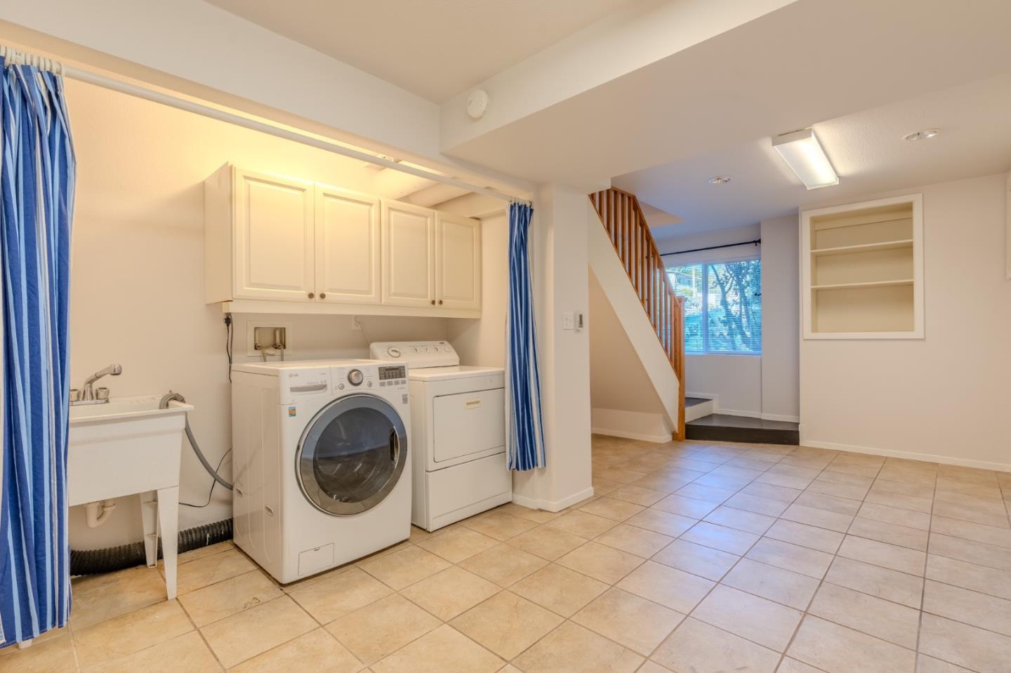 Detail Gallery Image 26 of 31 For 1104 Barcelona Dr, Pacifica,  CA 94044 - 4 Beds | 3 Baths