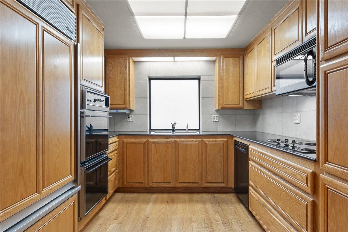 Detail Gallery Image 11 of 46 For 2638 Park Wilshire Dr, San Jose,  CA 95124 - 5 Beds | 3 Baths