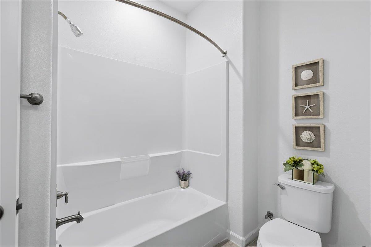 Detail Gallery Image 15 of 32 For 1989 Trento Loop, Milpitas,  CA 95035 - 2 Beds | 2/1 Baths