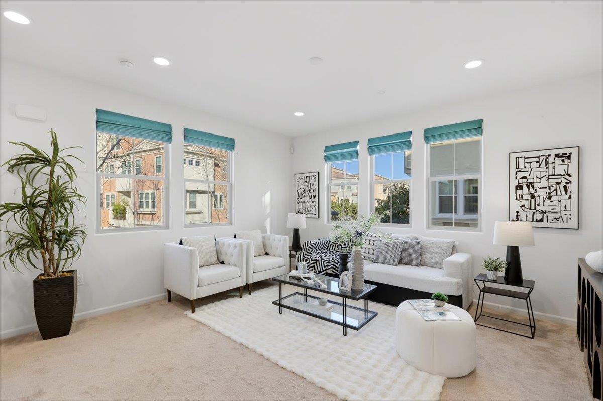 Detail Gallery Image 3 of 32 For 1989 Trento Loop, Milpitas,  CA 95035 - 2 Beds | 2/1 Baths