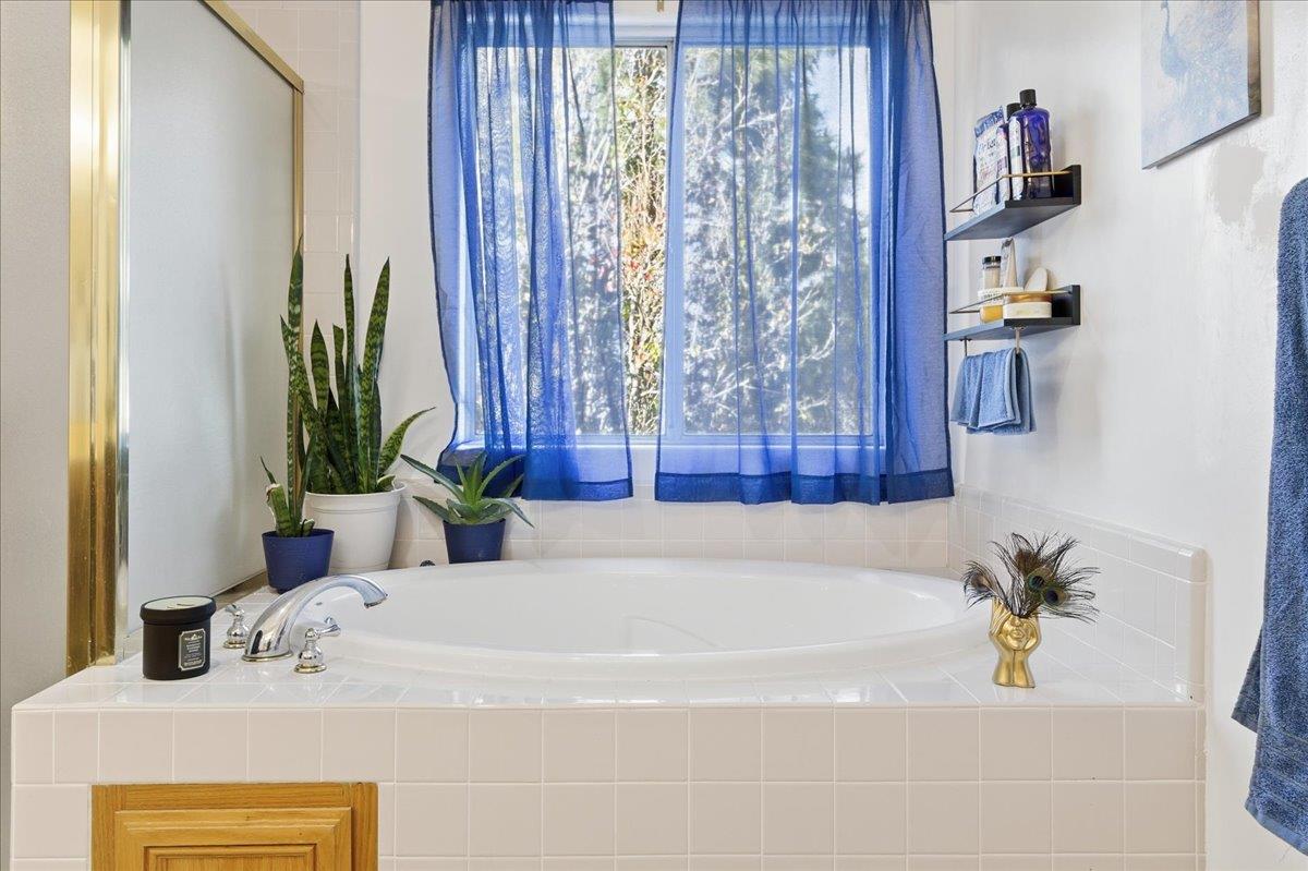 Detail Gallery Image 21 of 42 For 34 Whitman Cir, Salinas,  CA 93906 - 4 Beds | 3 Baths