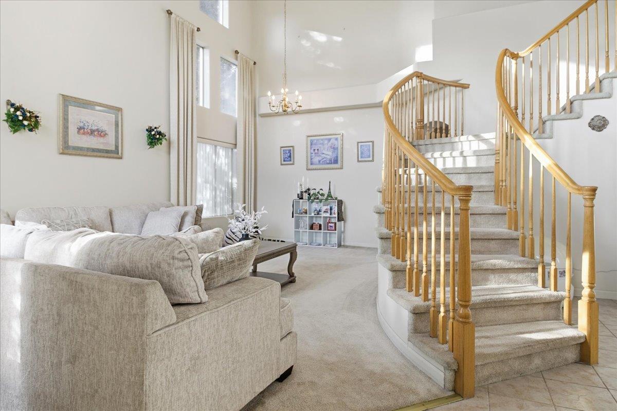 Detail Gallery Image 5 of 42 For 34 Whitman Cir, Salinas,  CA 93906 - 4 Beds | 3 Baths