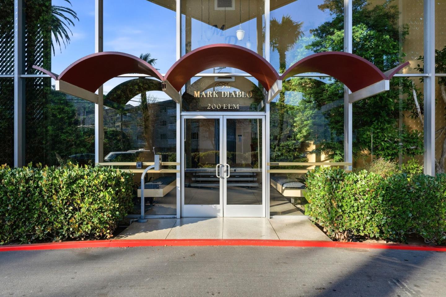 Detail Gallery Image 3 of 38 For 200 Elm St #112,  San Mateo,  CA 94401 - 3 Beds | 2 Baths