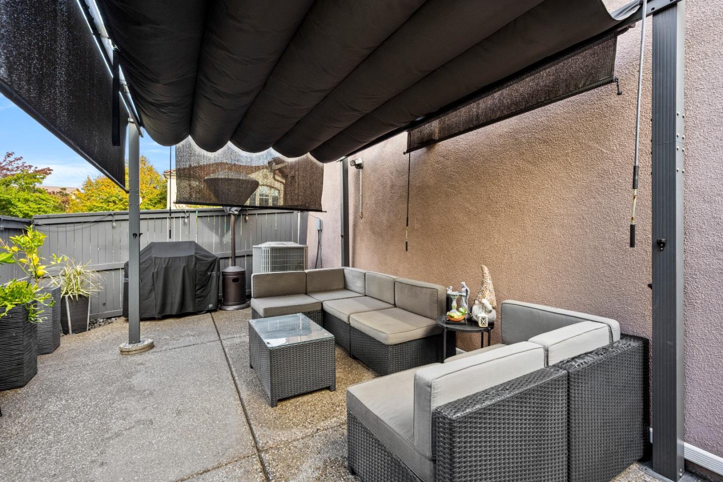 Detail Gallery Image 48 of 56 For 2372 Donner Pass Ave, Sacramento,  CA 95835 - 4 Beds | 2 Baths