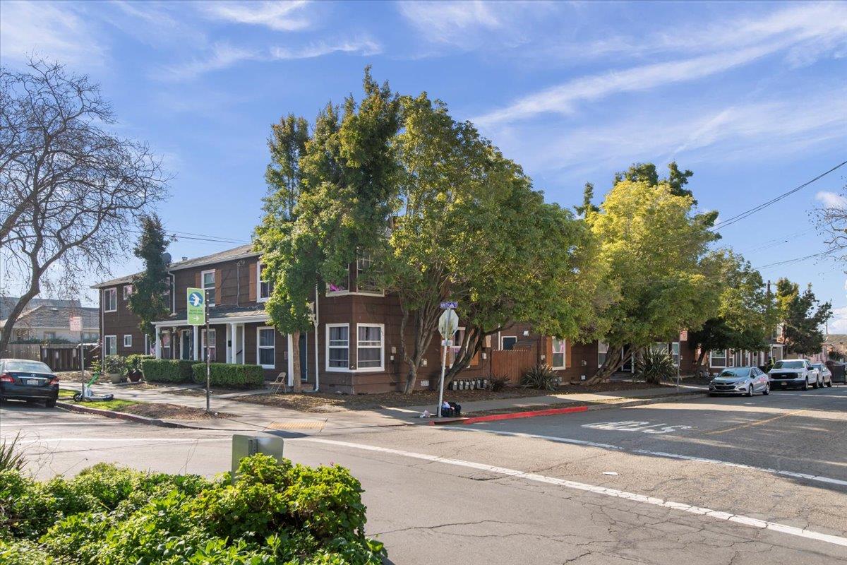 Detail Gallery Image 3 of 16 For 968 Addison St, Berkeley,  CA 94710 - – Beds | – Baths