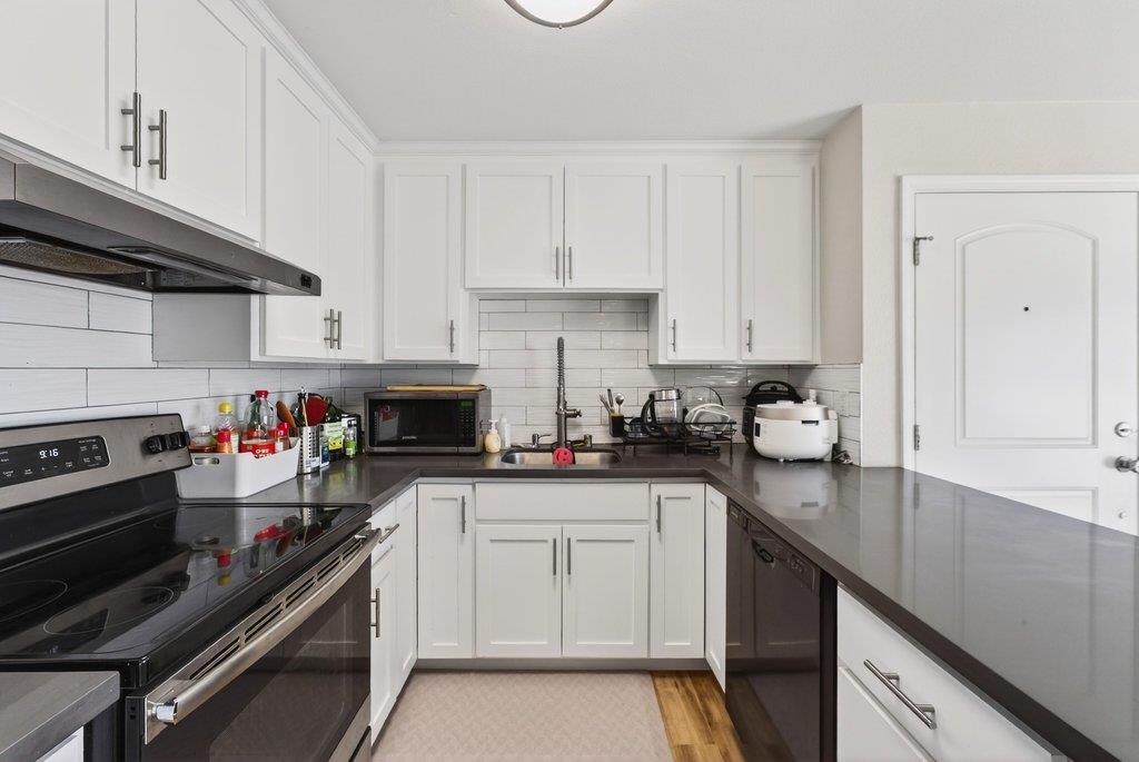 Detail Gallery Image 3 of 26 For 755 14th Ave #802,  Santa Cruz,  CA 95062 - 2 Beds | 1 Baths