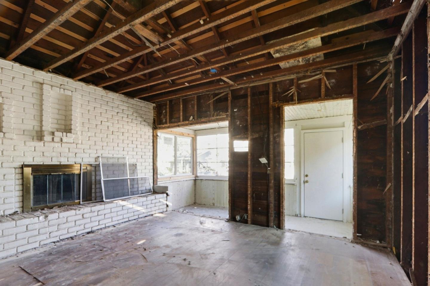 Detail Gallery Image 12 of 25 For 160 Pierce Ave, San Jose,  CA 95110 - 1 Beds | 1 Baths