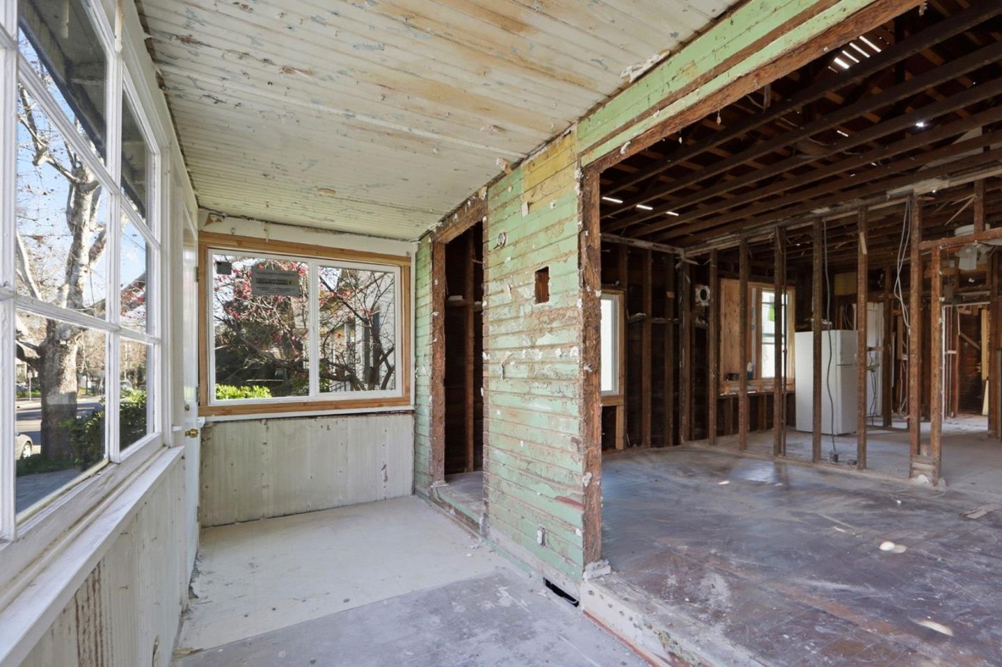 Detail Gallery Image 8 of 25 For 160 Pierce Ave, San Jose,  CA 95110 - 1 Beds | 1 Baths