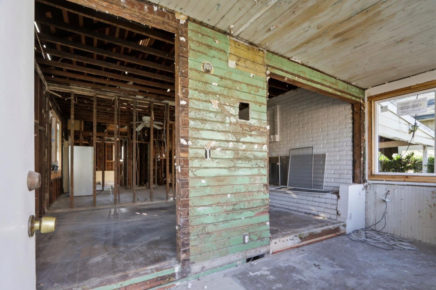 Detail Gallery Image 9 of 25 For 160 Pierce Ave, San Jose,  CA 95110 - 1 Beds | 1 Baths