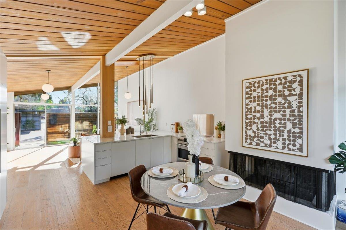 Detail Gallery Image 16 of 47 For 127 Greenmeadow Way, Palo Alto,  CA 94306 - 2 Beds | 2 Baths