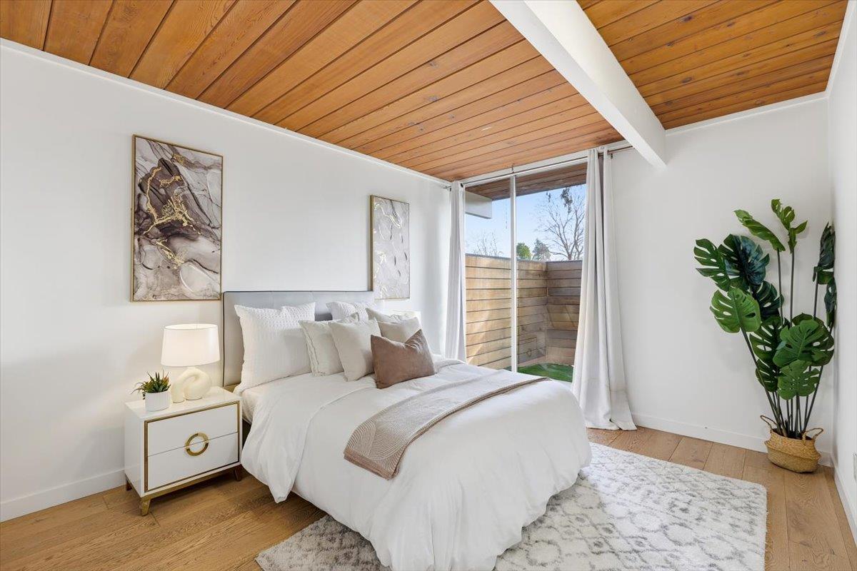 Detail Gallery Image 18 of 47 For 127 Greenmeadow Way, Palo Alto,  CA 94306 - 2 Beds | 2 Baths