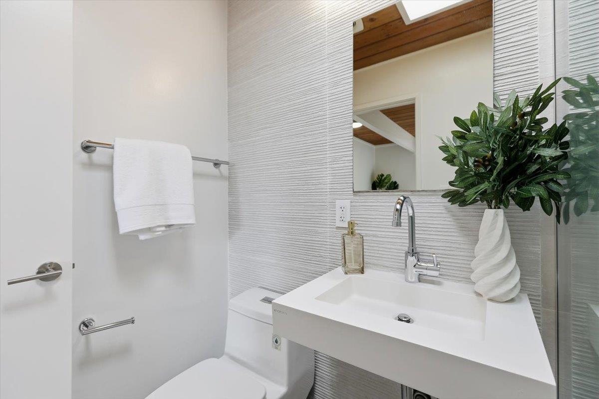 Detail Gallery Image 20 of 47 For 127 Greenmeadow Way, Palo Alto,  CA 94306 - 2 Beds | 2 Baths