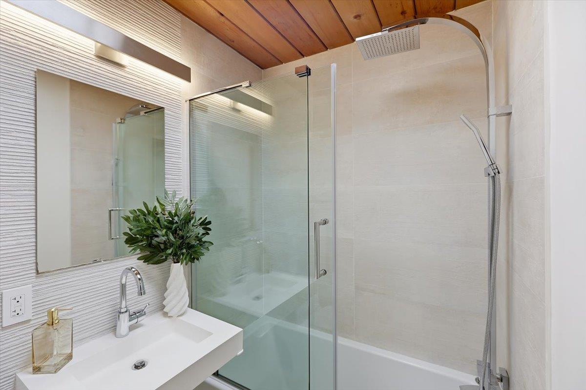 Detail Gallery Image 21 of 47 For 127 Greenmeadow Way, Palo Alto,  CA 94306 - 2 Beds | 2 Baths