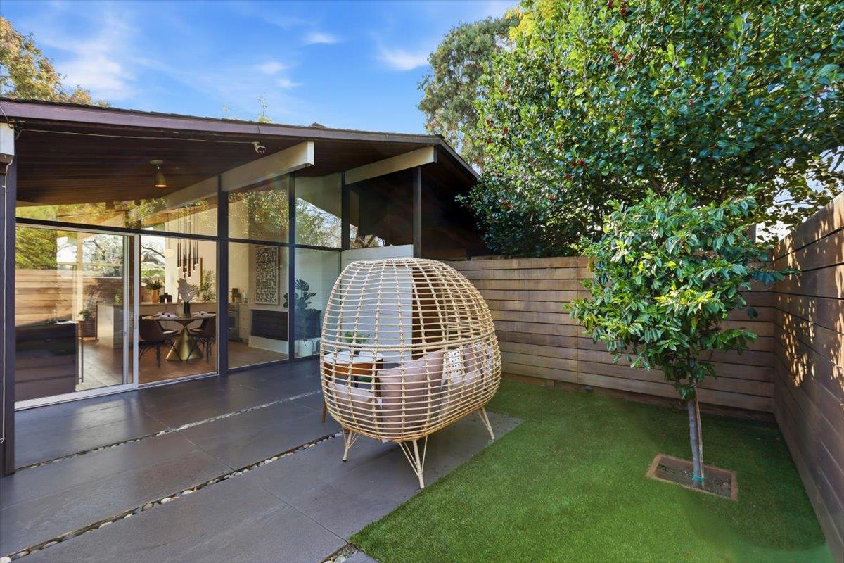 Detail Gallery Image 27 of 47 For 127 Greenmeadow Way, Palo Alto,  CA 94306 - 2 Beds | 2 Baths