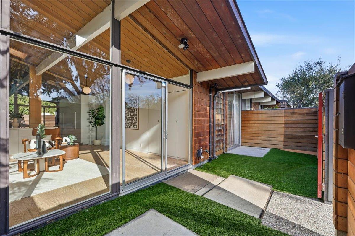 Detail Gallery Image 29 of 47 For 127 Greenmeadow Way, Palo Alto,  CA 94306 - 2 Beds | 2 Baths