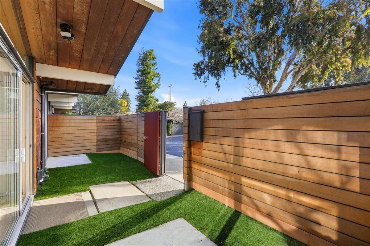 Detail Gallery Image 33 of 47 For 127 Greenmeadow Way, Palo Alto,  CA 94306 - 2 Beds | 2 Baths