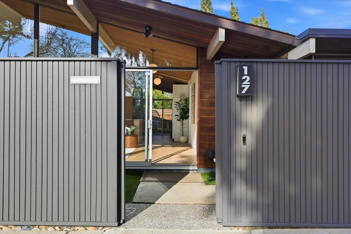 Detail Gallery Image 36 of 47 For 127 Greenmeadow Way, Palo Alto,  CA 94306 - 2 Beds | 2 Baths