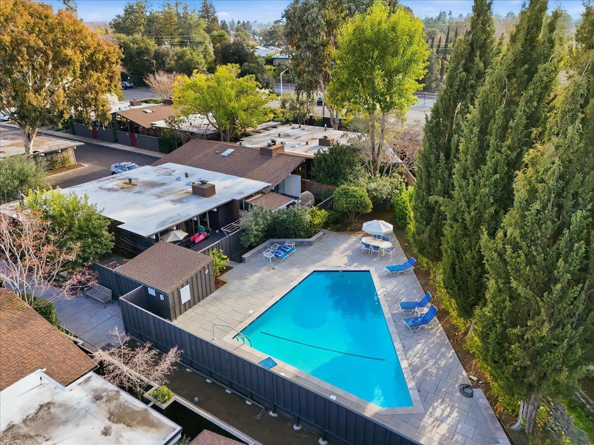 Detail Gallery Image 38 of 47 For 127 Greenmeadow Way, Palo Alto,  CA 94306 - 2 Beds | 2 Baths