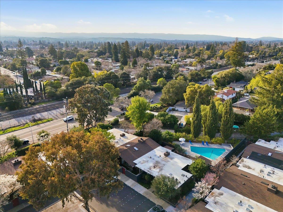 Detail Gallery Image 41 of 47 For 127 Greenmeadow Way, Palo Alto,  CA 94306 - 2 Beds | 2 Baths