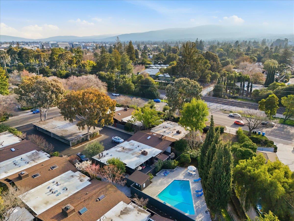 Detail Gallery Image 42 of 47 For 127 Greenmeadow Way, Palo Alto,  CA 94306 - 2 Beds | 2 Baths