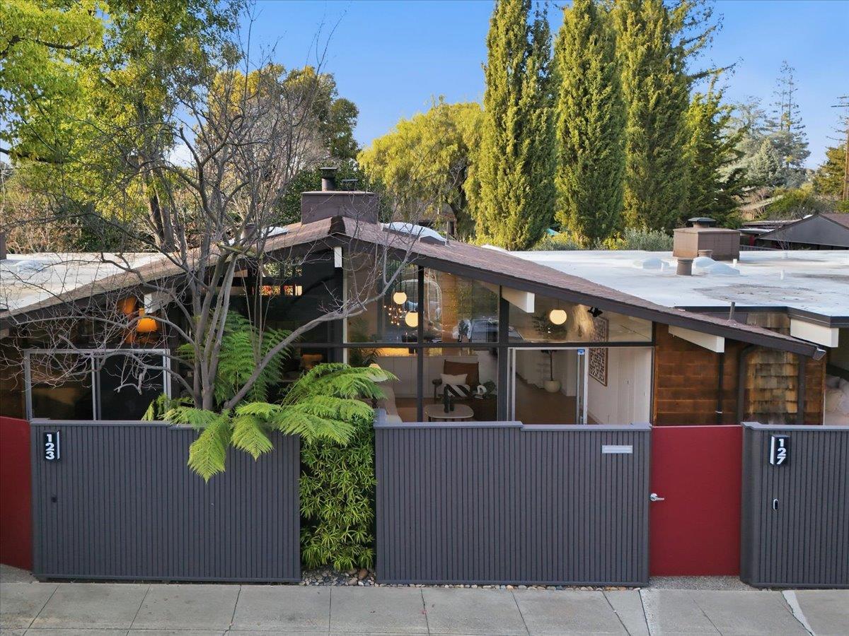 Detail Gallery Image 44 of 47 For 127 Greenmeadow Way, Palo Alto,  CA 94306 - 2 Beds | 2 Baths