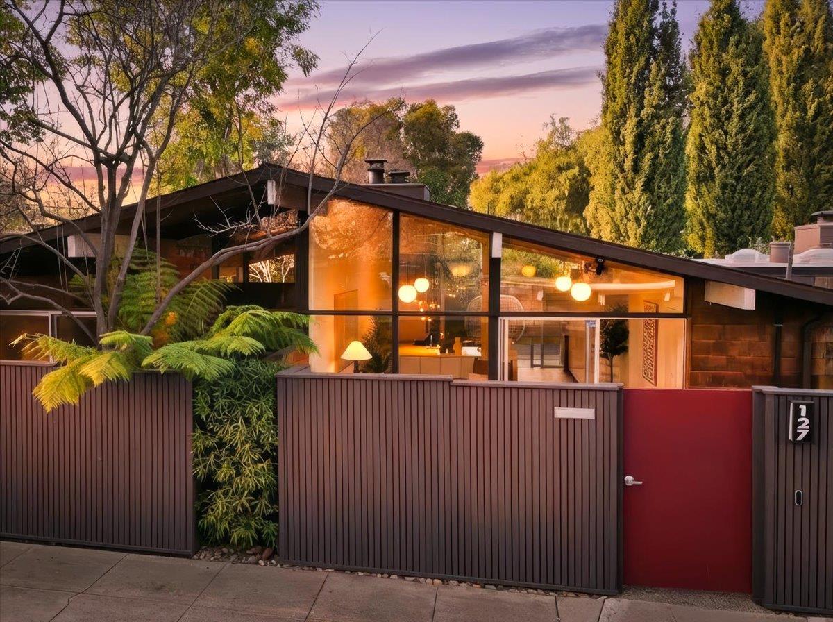 Detail Gallery Image 46 of 47 For 127 Greenmeadow Way, Palo Alto,  CA 94306 - 2 Beds | 2 Baths