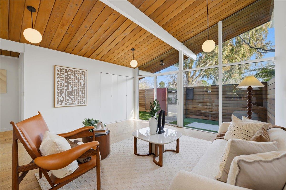 Detail Gallery Image 5 of 47 For 127 Greenmeadow Way, Palo Alto,  CA 94306 - 2 Beds | 2 Baths