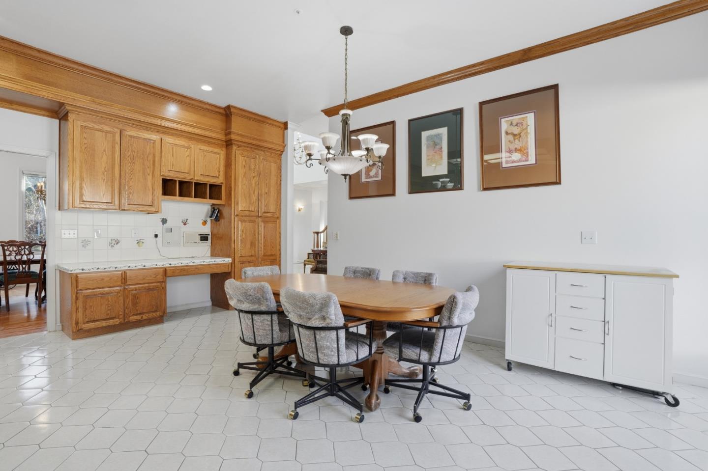 Detail Gallery Image 17 of 71 For 544 Sunset Way, Redwood City,  CA 94062 - 6 Beds | 5 Baths