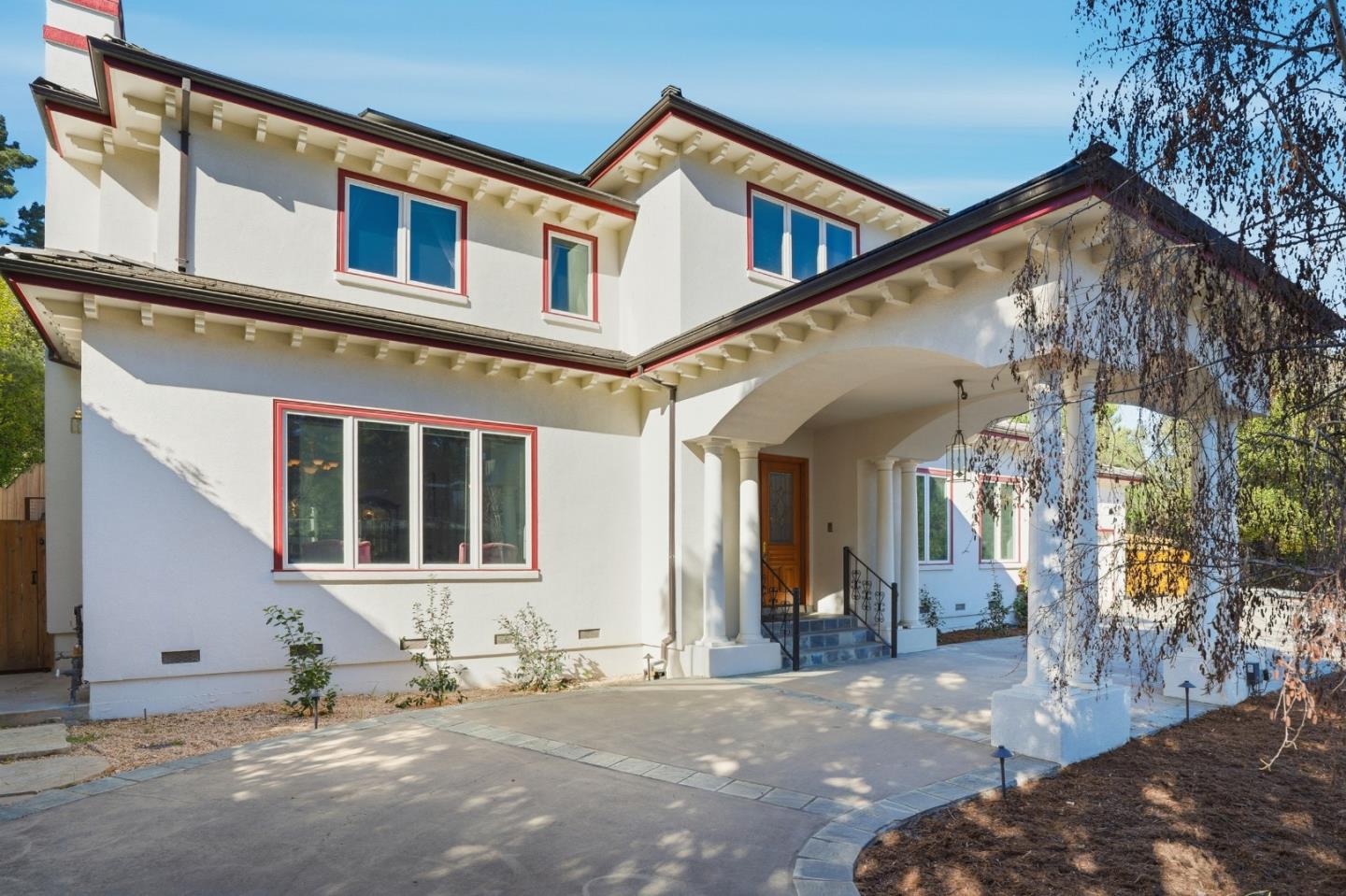 Detail Gallery Image 3 of 71 For 544 Sunset Way, Redwood City,  CA 94062 - 6 Beds | 5 Baths