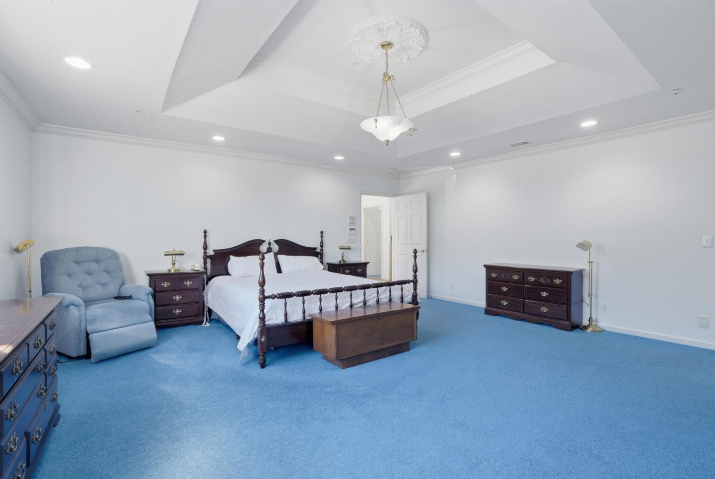 Detail Gallery Image 33 of 71 For 544 Sunset Way, Redwood City,  CA 94062 - 6 Beds | 5 Baths